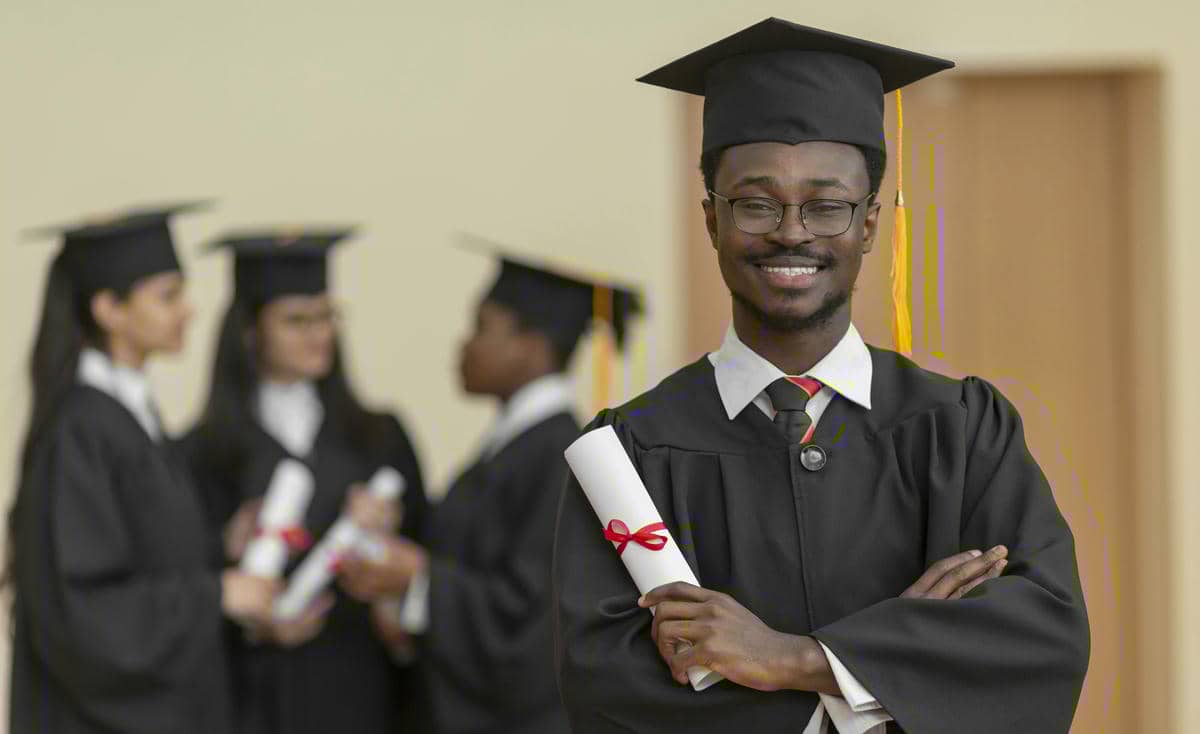 Comment trouver son premier emploi au Togo : guide pratique pour les jeunes diplômés